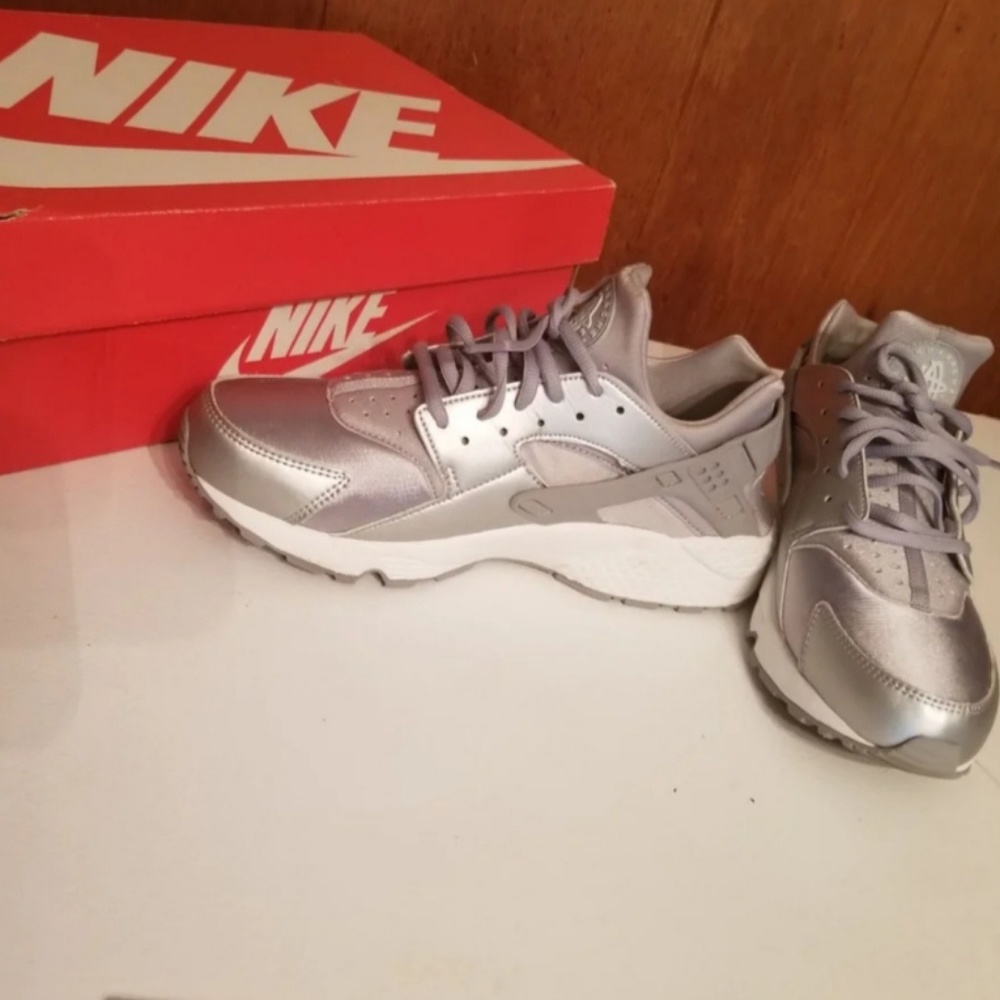 Nike huaraches